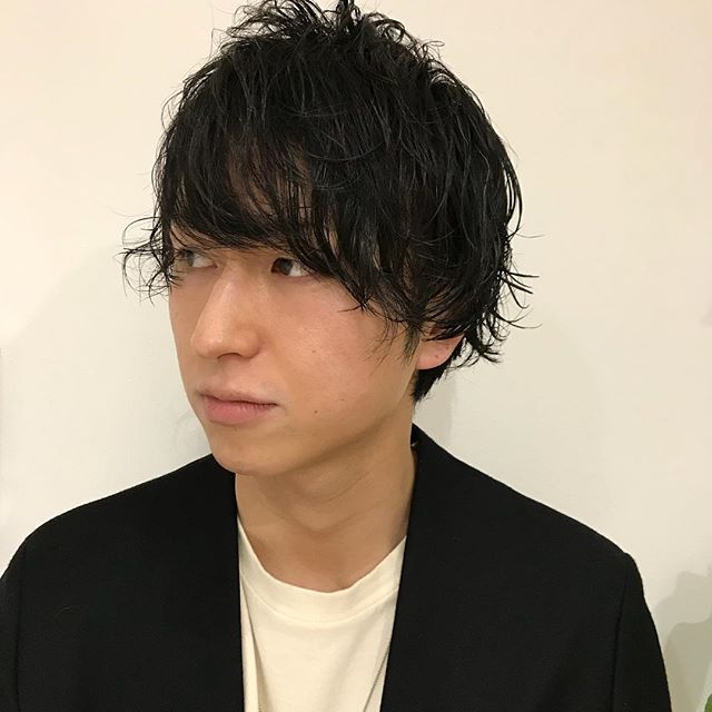 カジュアルモードなミディアムスタイル パーマこ残りをいかしてスタイリング 相変わらずイケメン 担当 杉田 Hearty イケメン ミディアム メンズヘア 公式 高崎市の美容室hearty ハーティー