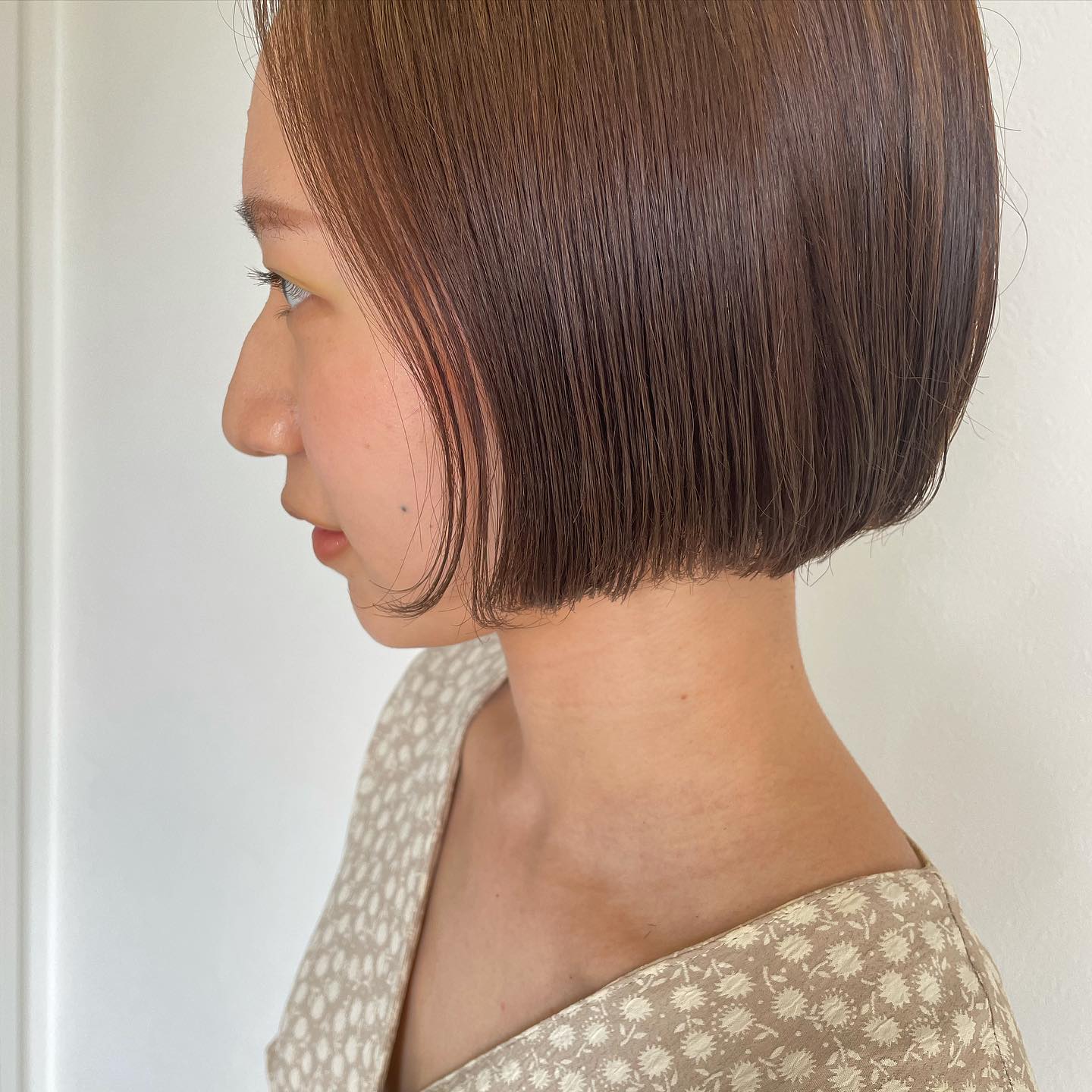 顎ラインbob アッシュベージュ 髪質によってはブリーチ無しでこの明るさにできます 公式 高崎市の美容室hearty ハーティー